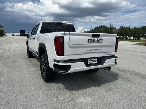 Used 2024 GMC Sierra 2500 Denali Ultimate AWD/4WD image 12