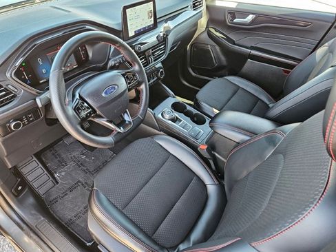 Used 2025 Ford Escape ST-Line image 9