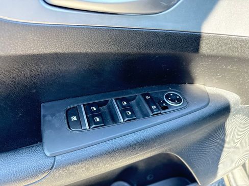 Used 2023 Kia Forte LXS w/ LXS Technology Package FWD image 10
