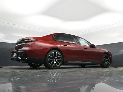 Certified 2025 BMW 740i RWD image 42