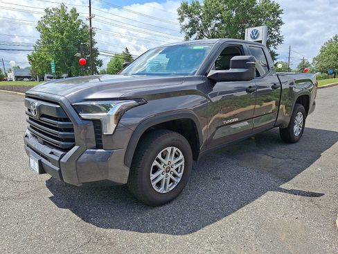 Used 2022 Toyota Tundra SR5 w/ SR5 Convenience Package AWD/4WD image 3