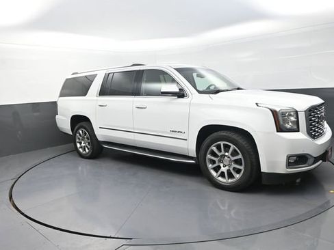 Used 2019 GMC Yukon XL Denali image 25