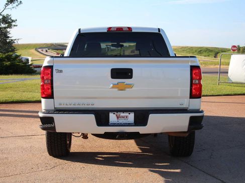 Used 2018 Chevrolet Silverado 1500 LT w/ Texas Edition AWD/4WD image 10