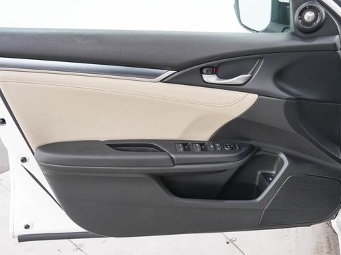 Used 2016 Honda Civic Touring image 19