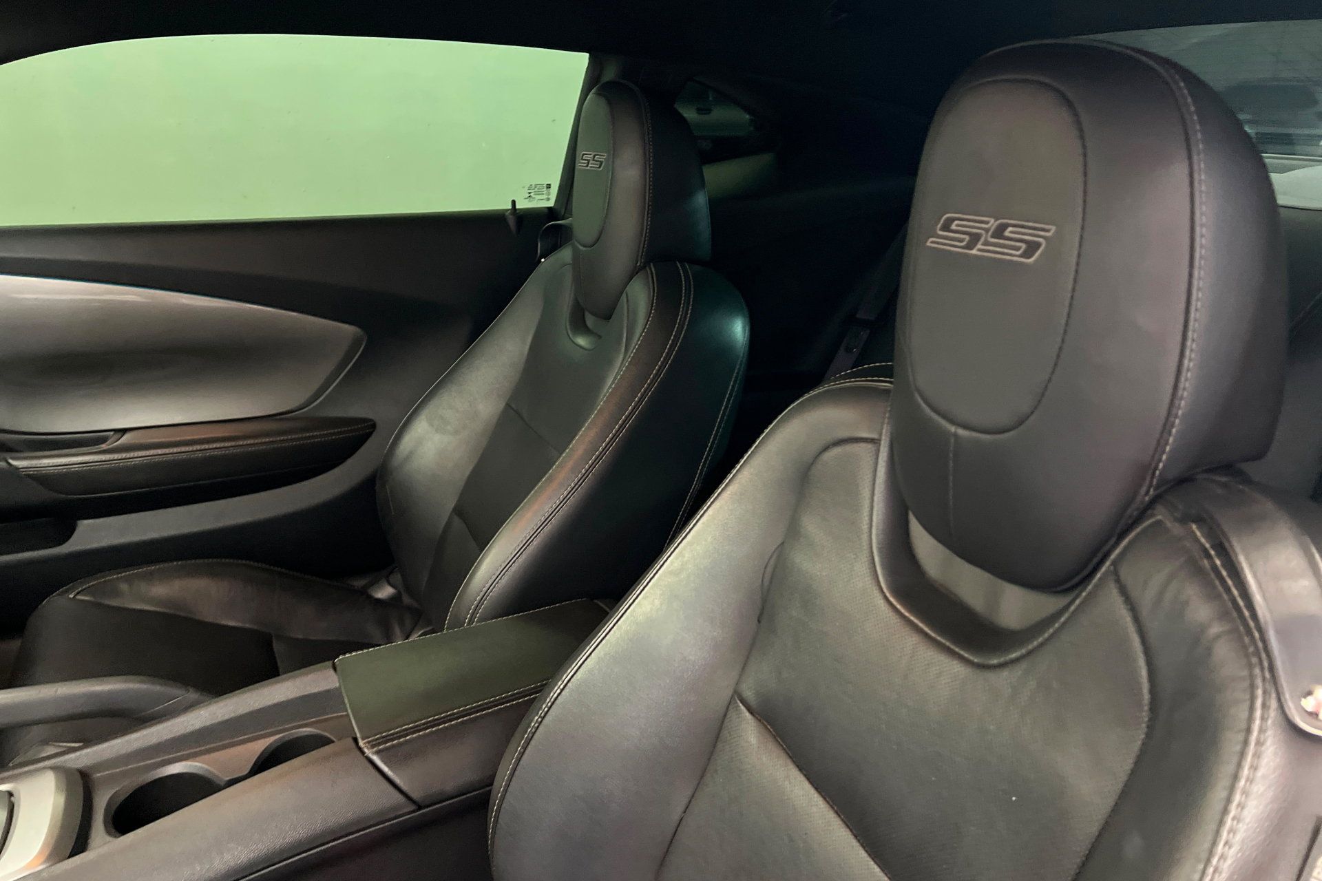 Used 2015 Chevrolet Camaro SS w/ RS Package RWD image 17