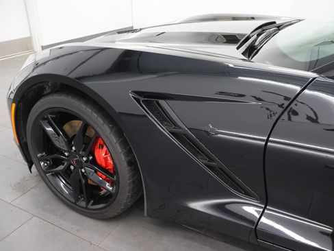 Used 2016 Chevrolet Corvette Stingray Coupe w/ Carbon Flash Badge Package RWD image 29