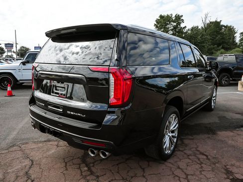 Used 2023 GMC Yukon XL Denali AWD/4WD image 6