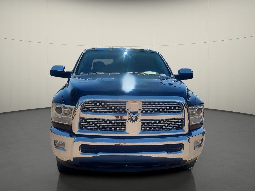 Used 2015 RAM 3500 Laramie AWD/4WD image 2