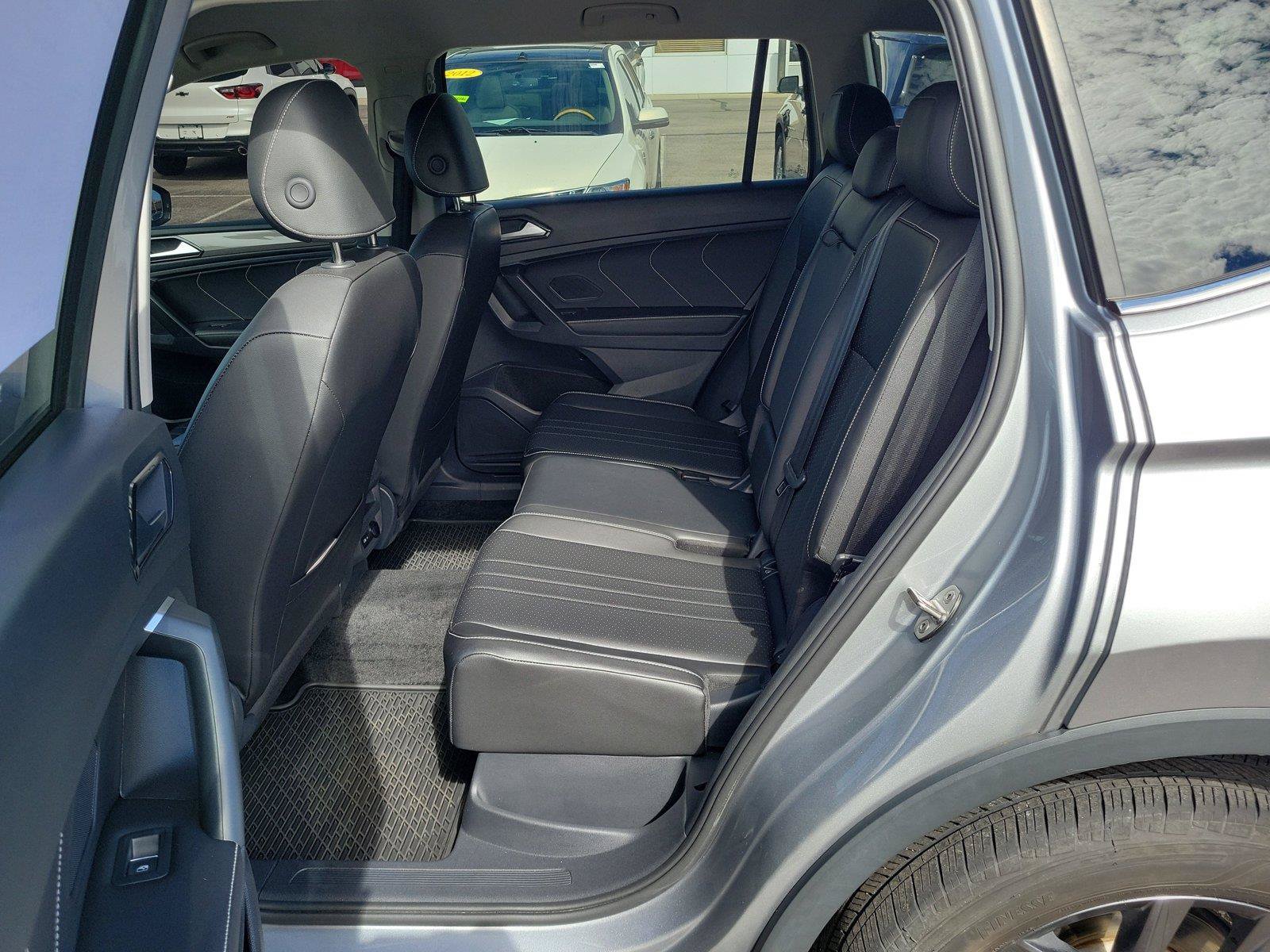 Used 2024 Volkswagen Tiguan Wolfsburg Edition AWD/4WD image 12