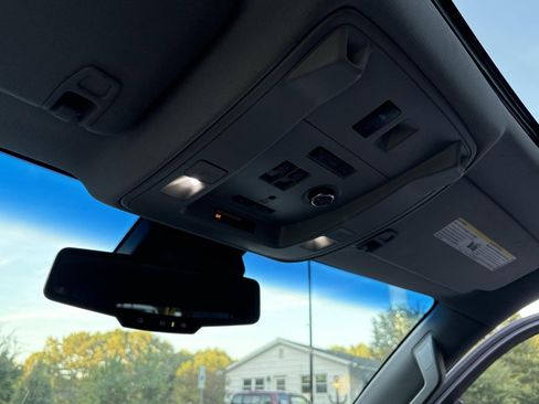 Used 2016 Cadillac Escalade ESV Luxury image 38