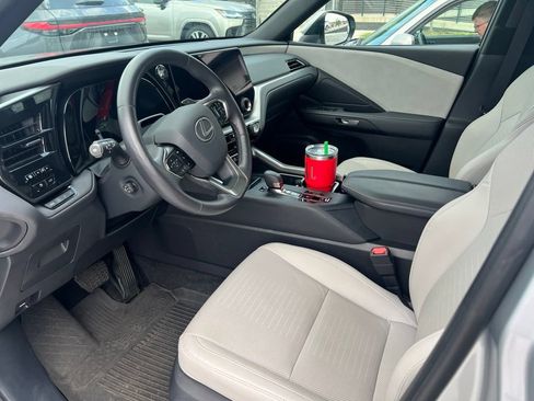 Used 2025 Lexus TX 350 FWD w/ Technology Package image 3