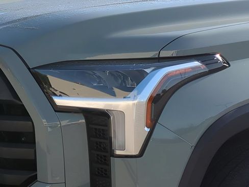 Used 2024 Toyota Tundra SR5 w/ SR5 Premium Package AWD/4WD image 35