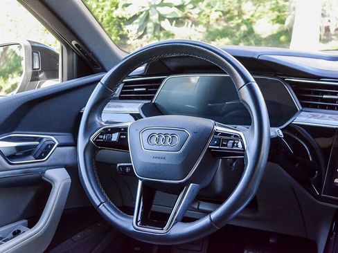Used 2022 Audi e-tron Chronos w/ Chronos Package image 21