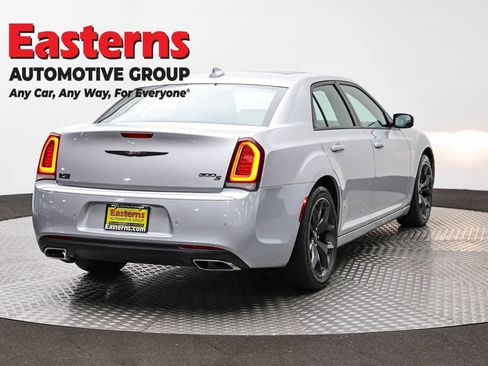 Used 2023 Chrysler 300 S RWD image 5