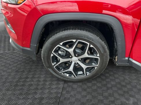 Used 2024 Jeep Compass Limited image 14