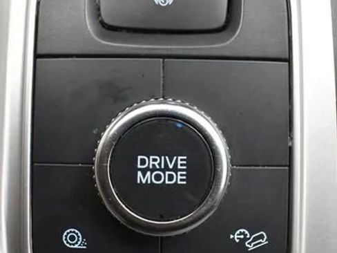 Used 2022 Ford Explorer Limited image 35