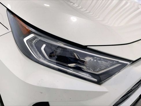 Used 2019 Toyota RAV4 XSE w/ Carpet Mat Package AWD/4WD image 12