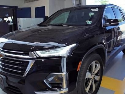Used 2023 Chevrolet Traverse LT w/ LT Premium Package