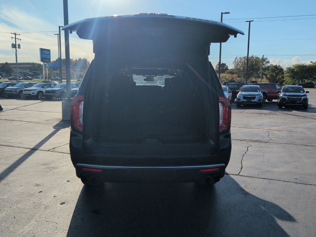 Used 2023 GMC Yukon XL Denali AWD/4WD image 22
