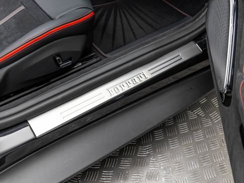 Used 2025 Ferrari Roma Spider RWD image 15