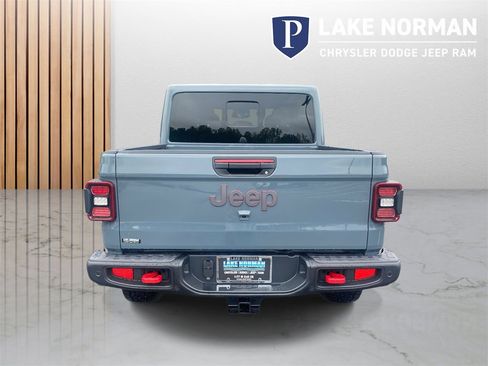 New 2025 Jeep Gladiator Rubicon image 8