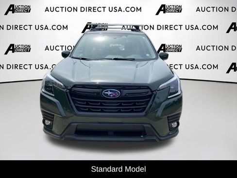 Used 2024 Subaru Forester Premium AWD/4WD image 2