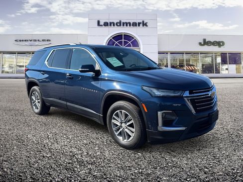 Used 2023 Chevrolet Traverse LT FWD image 21
