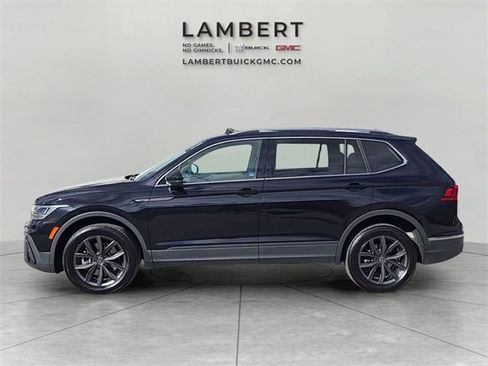 Used 2022 Volkswagen Tiguan SE image 2