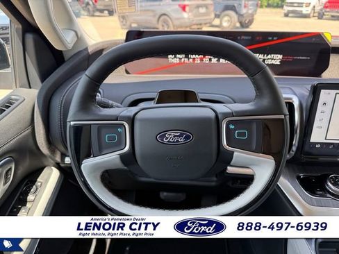 Used 2025 Ford Expedition Platinum w/ Platinum Ultimate Package AWD/4WD image 16