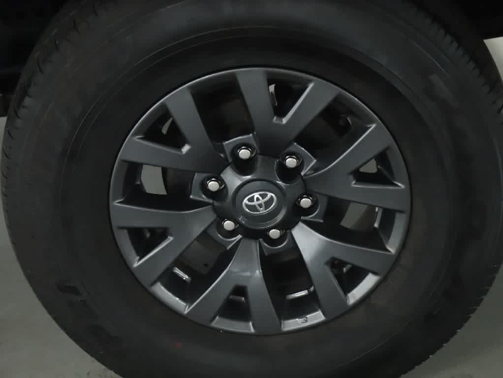 Certified 2023 Toyota Tacoma SR5 AWD/4WD image 38