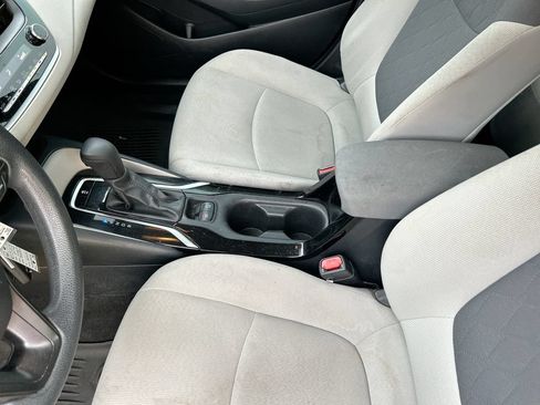 Used 2022 Toyota Corolla LE FWD image 26