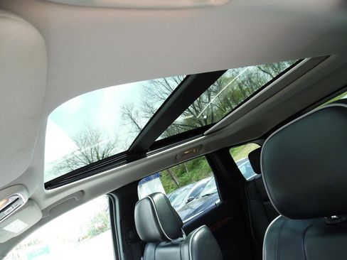 Used 2013 Jeep Grand Cherokee Overland image 16