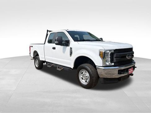 Used 2018 Ford F250 XL w/ Power Equipment Group AWD/4WD image 1