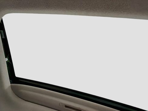 Used 2025 Hyundai Venue SEL FWD image 24