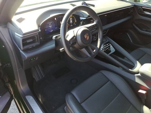 Certified 2025 Porsche Macan 4 Electric image 4