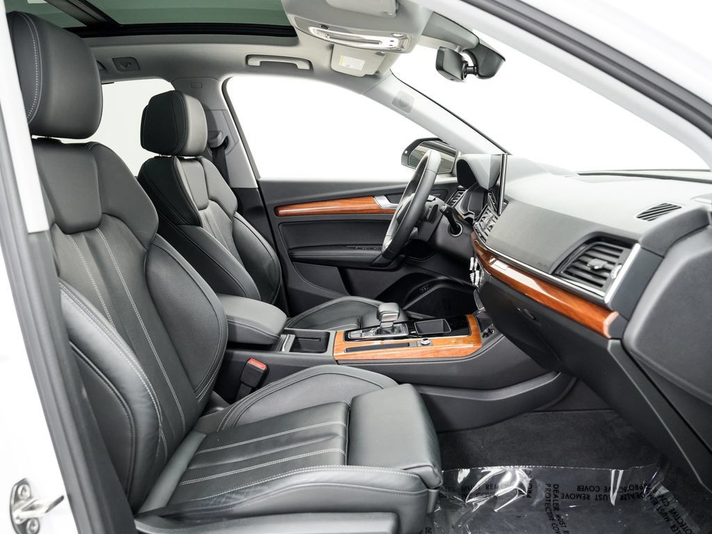 Used 2021 Audi Q5 e Premium Plus AWD/4WD image 22