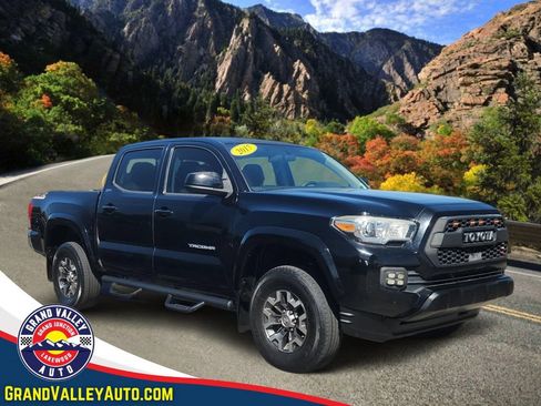Used 2017 Toyota Tacoma SR5 RWD image 1