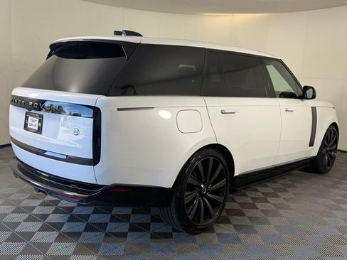 New 2025 Land Rover Range Rover SV image 8