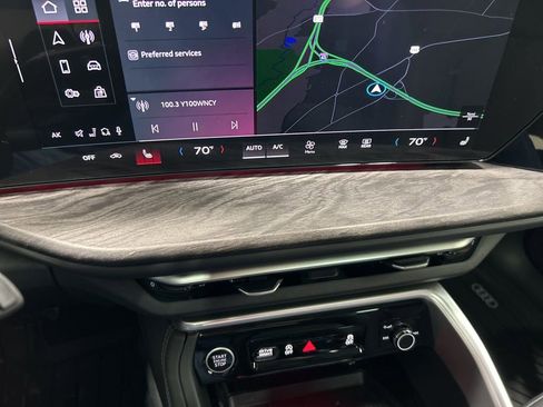 Used 2025 Audi Q5 Premium Plus image 18