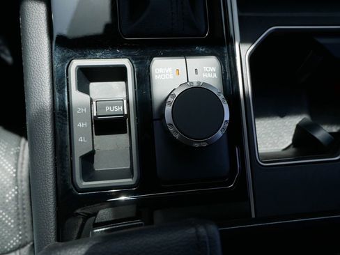 Certified 2025 Toyota Tundra Limited AWD/4WD image 24