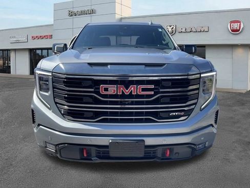 Used 2024 GMC Sierra 1500 AT4 w/ Technology Package AWD/4WD image 8