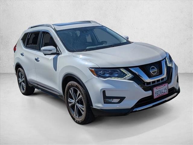 Used 2017 Nissan Rogue SL w/ SL Premium Package FWD image 3