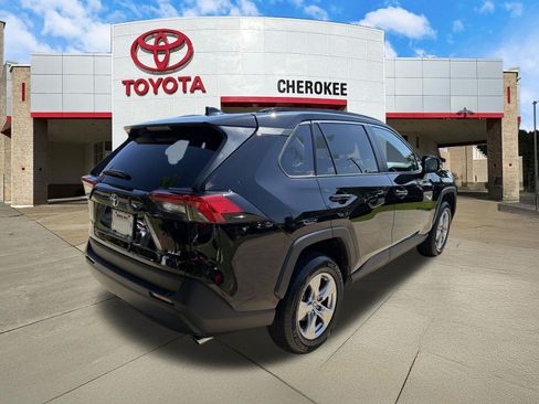 Used 2024 Toyota RAV4 XLE FWD image 5