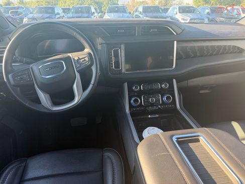 Used 2023 GMC Yukon Denali image 9