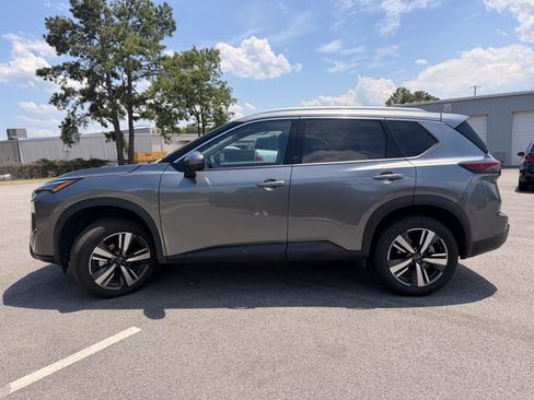 Used 2026 Nissan Rogue SL FWD image 9