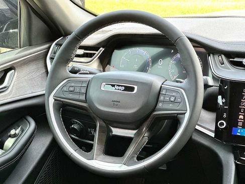 New 2026 Jeep Grand Cherokee Altitude RWD image 27