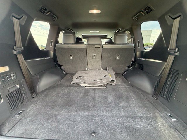 Used 2025 Lexus LX 600 4WD w/ Appearance Package image 33