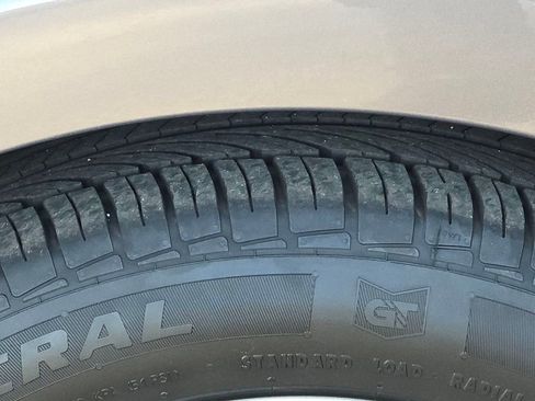 Used 2019 Toyota Camry LE image 28