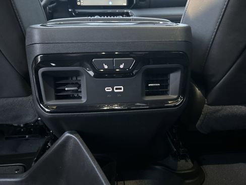 Certified 2025 GMC Sierra 3500 AT4 w/ AT4 Premium Plus Package image 23