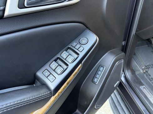 Used 2017 GMC Yukon Denali image 20